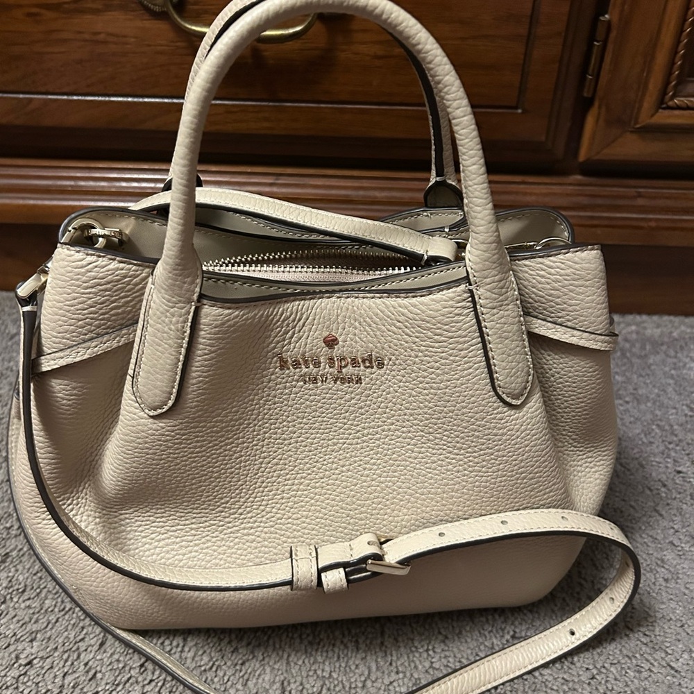 Kate Spade Dumpling Small Satchel, Light Sand
OS kate spade